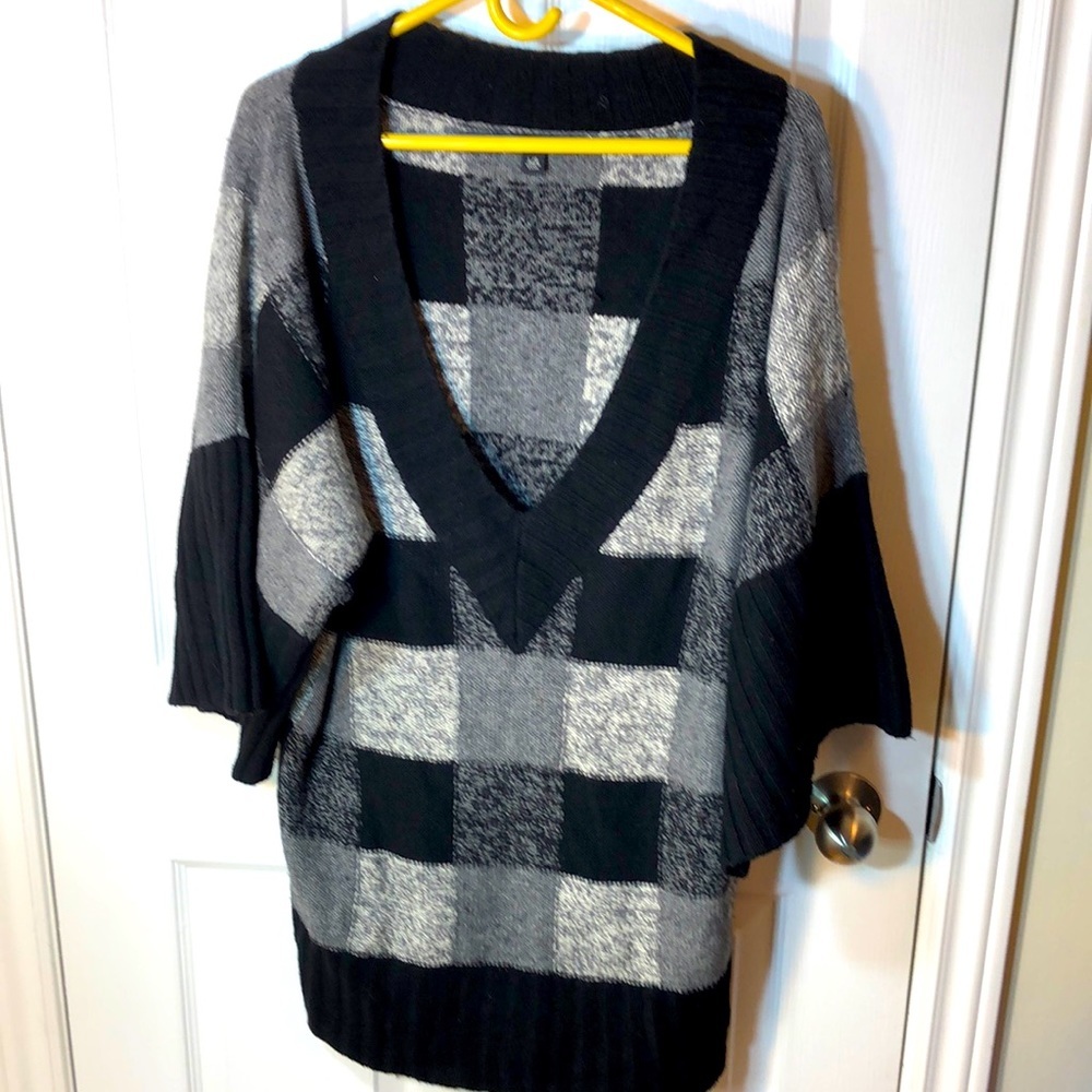 L Banana Republic plaid knit 3/4 flared sleeve deep v wool blend sweater